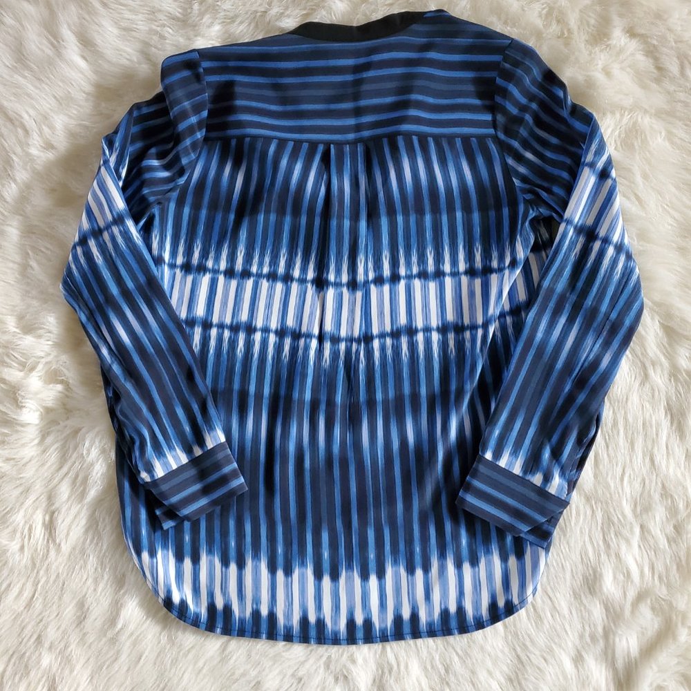 Vince Tie Dye Blue Silk Popover Blouse Size 0 EUC - Picture 7 of 13